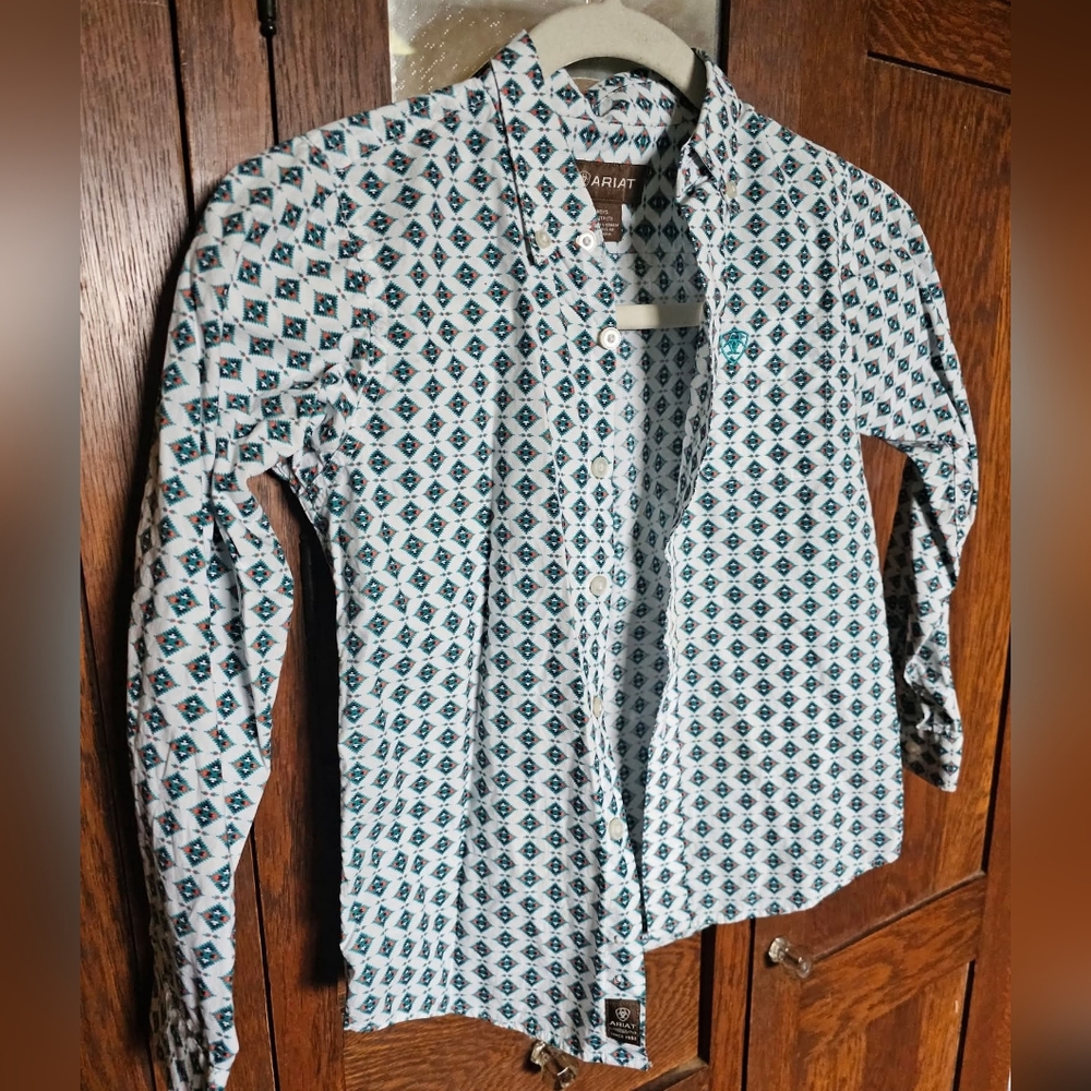 Boys Size Small Ariat Button Down